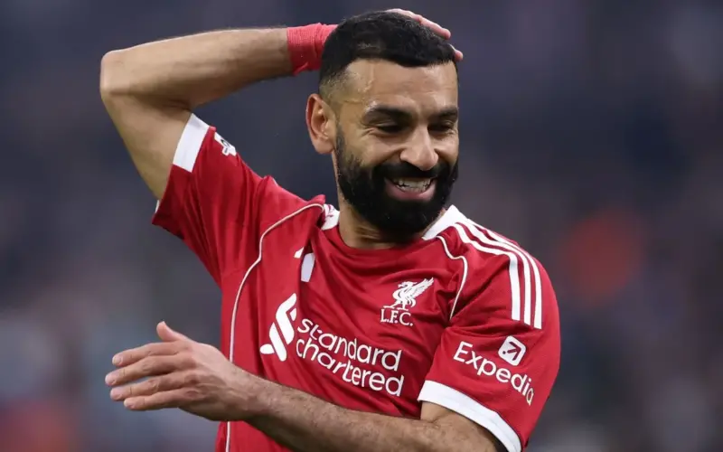 محذرًا مو من الانتقال إلى الدوري السعودي .. نجم ليفربول السابق: هذا اللاعب سبب معاناة صلاح الحالية!